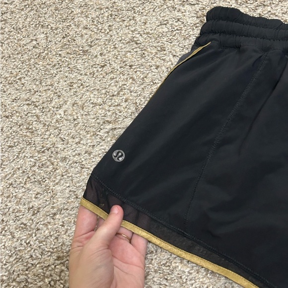Lululemon Super Squad Short Women’s Size 10 Lined Tennis Run Gym Black Gold Zip - Picture 8 of 10